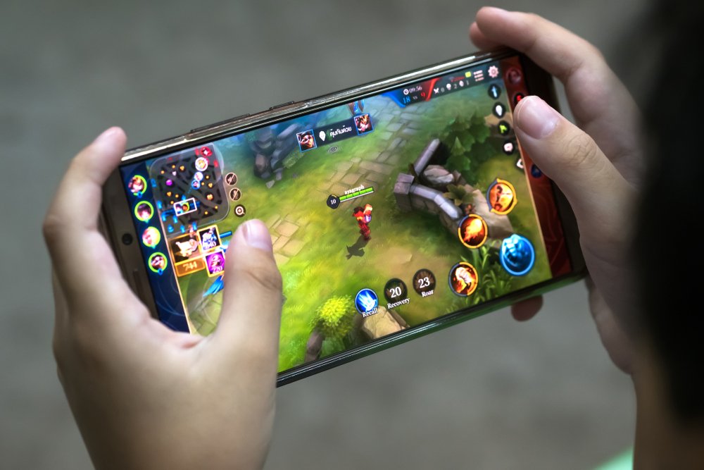How to play online games on your mobile device?
